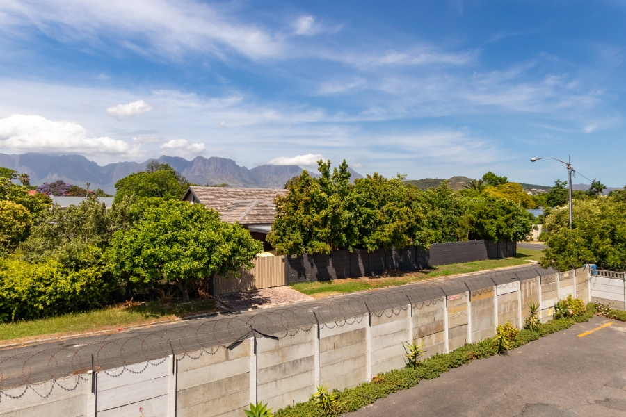 2 Bedroom Property for Sale in Martinville Western Cape